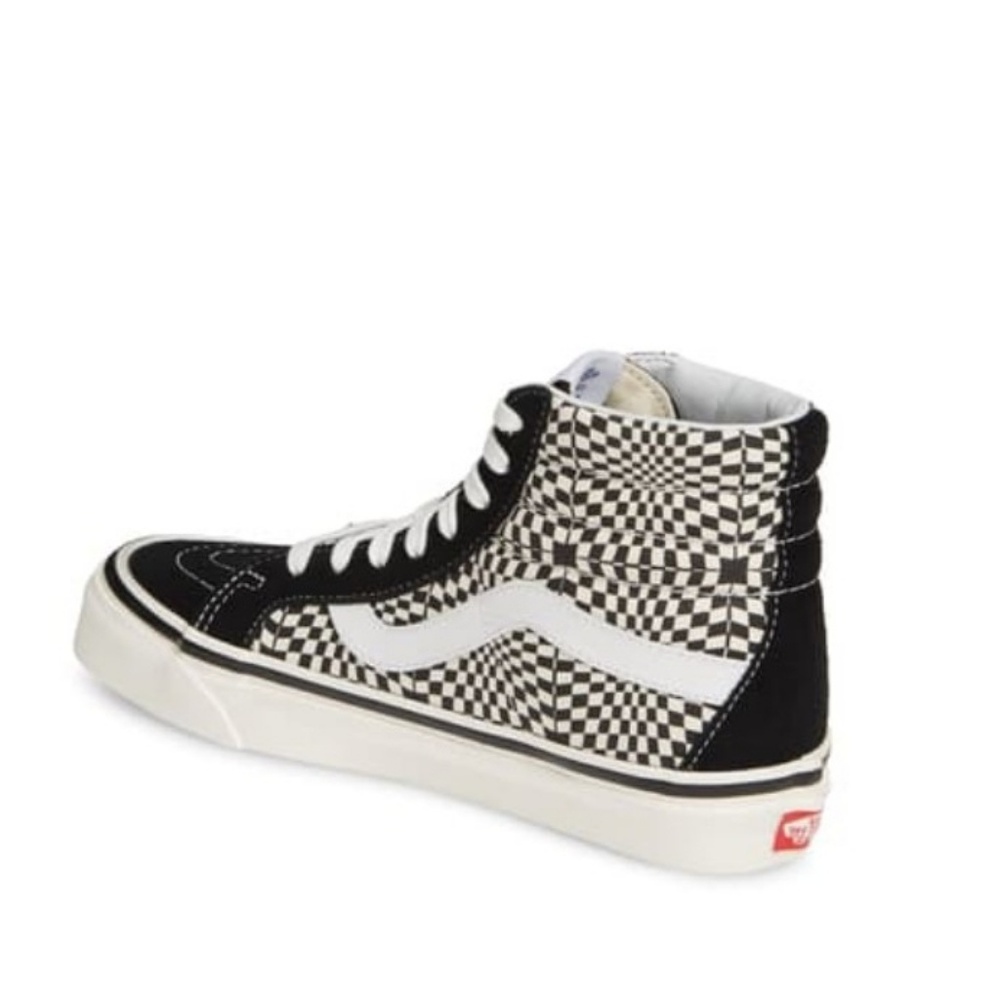 NWB Vans Sk8-Hi 38 DX hightops